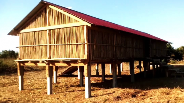 Desain Kandang Kambing dengan Bambu